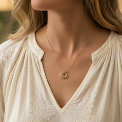 GOLD INTERLOCKING RING NECKLACE