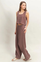 SLEEVELESS SOLID CROP TOP