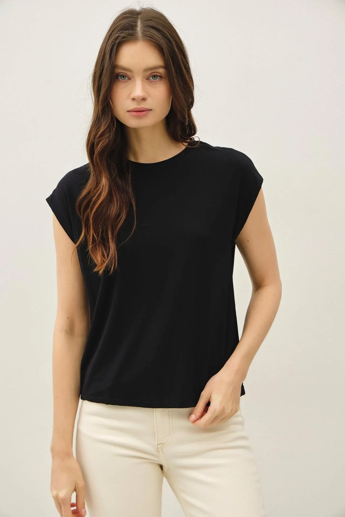 BAMBOO CAP SLEEVE BASIC ROUND NECK TOP