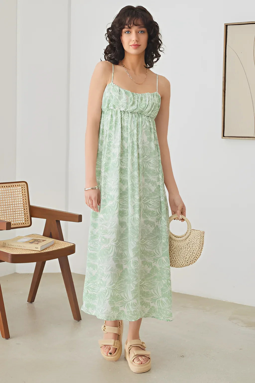 SLEEVELESS SHIRRING TROPICAL PRINT ADJUSTABLE STRAP MAXI DRESS