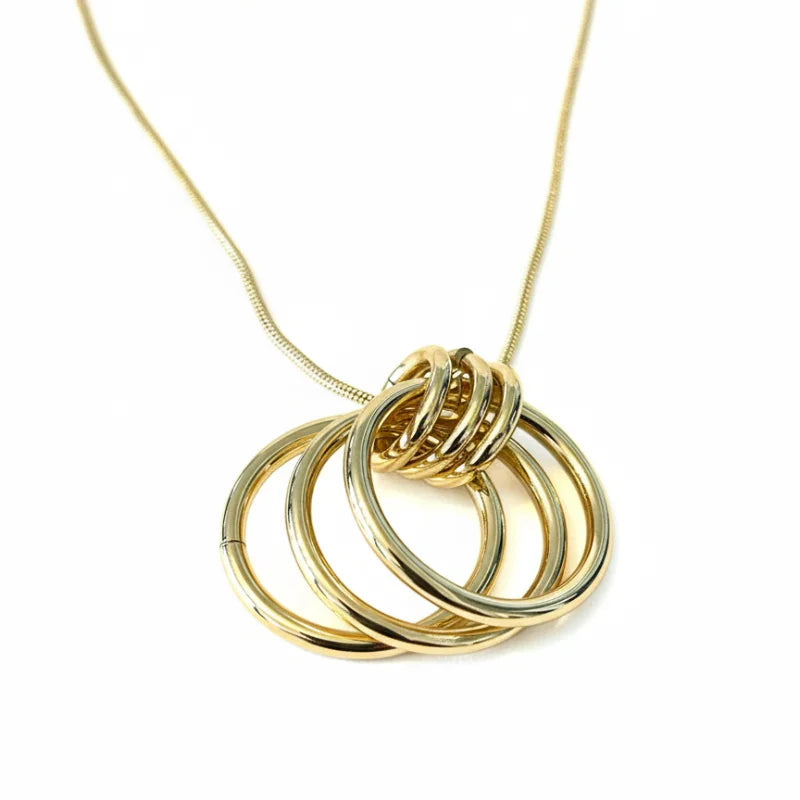 GOLD INTERLOCKING RING NECKLACE