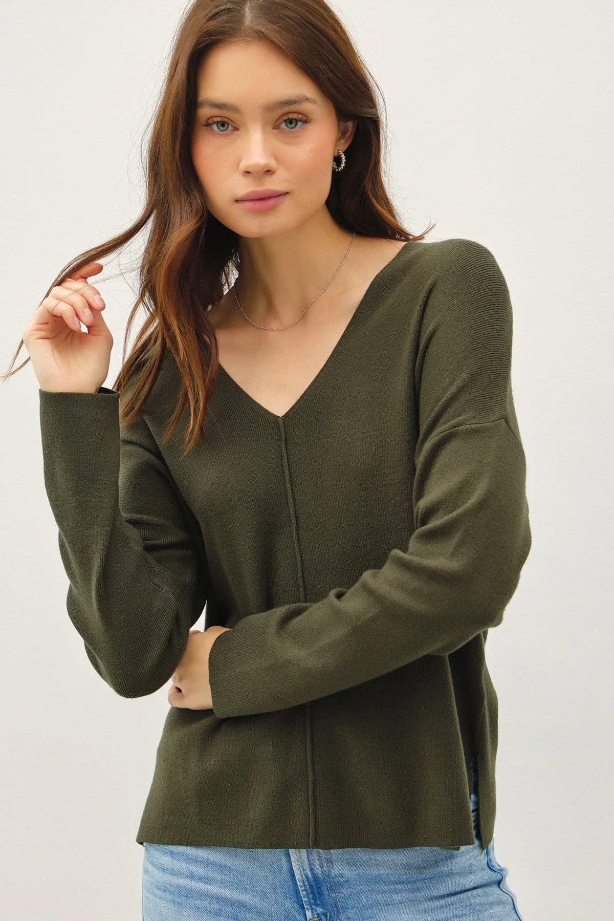 RELAXED V-NECK SWEATER WITH CENTER SEAM